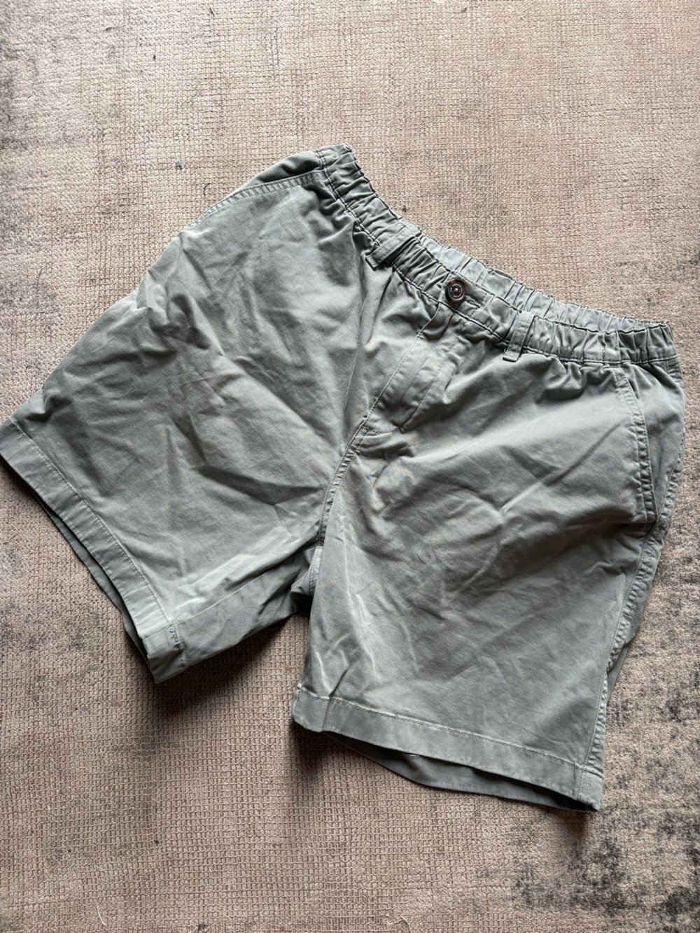 chubbies Olive-Grey Original 7in inseam Flat Front Men's Shorts - large